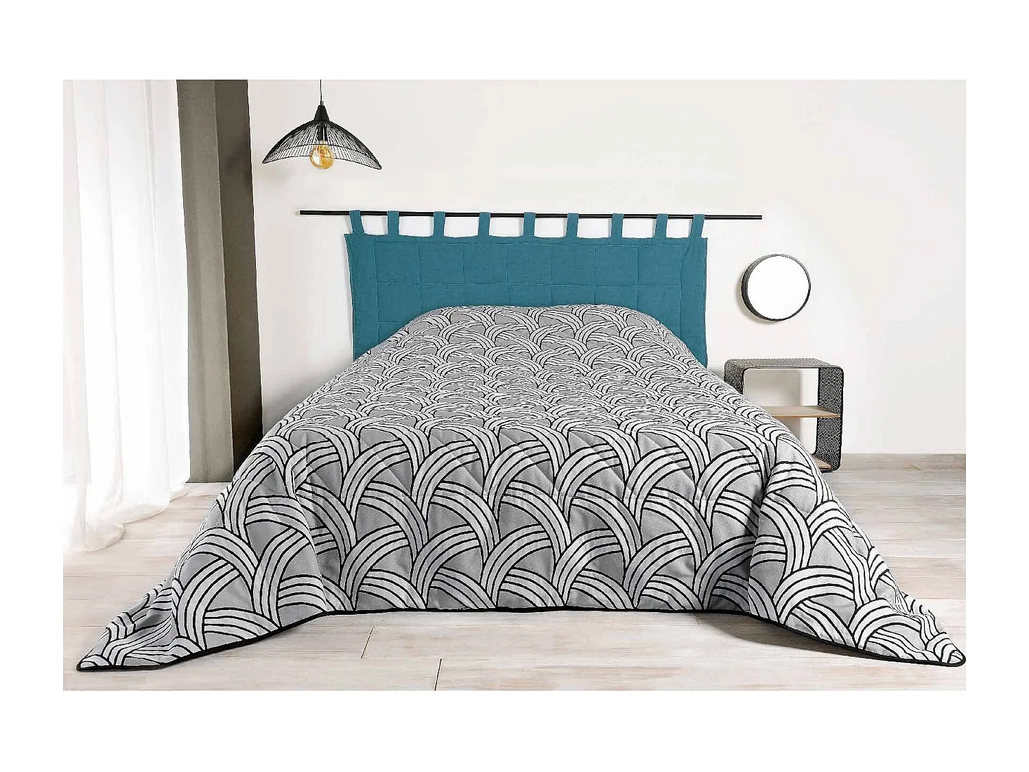 Colcha de cama con estilo gráfico 240 x 260 cm