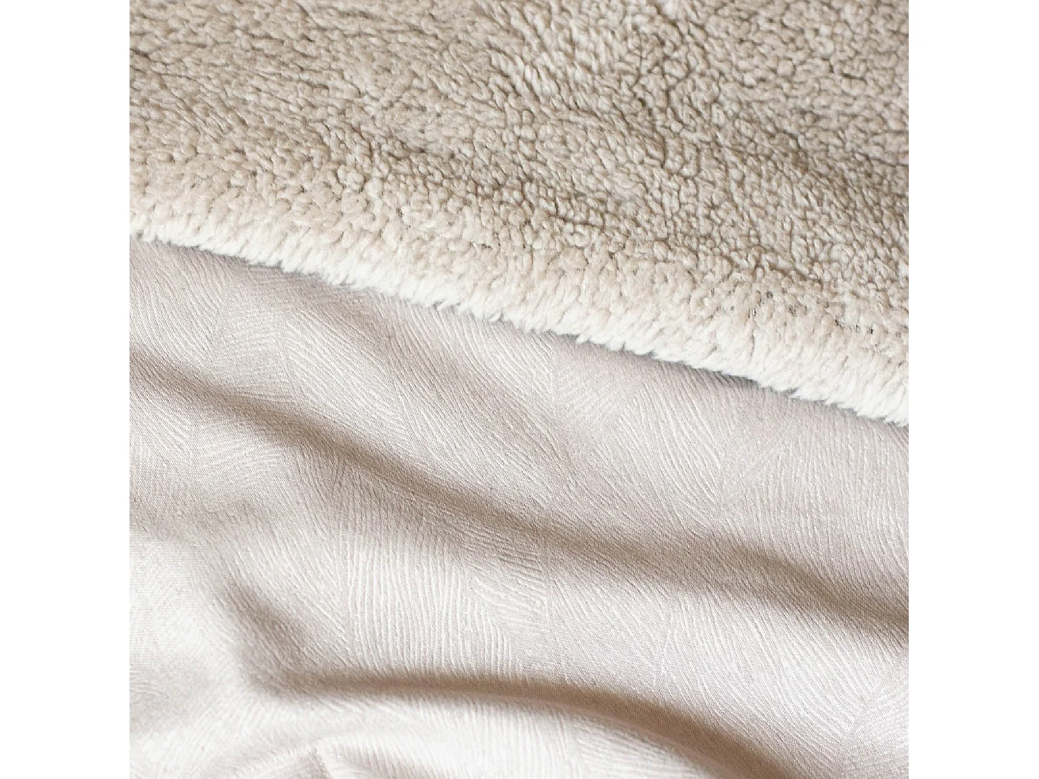 Colcha Reversible Polar/Con Motivo Jacquard 240 x 250 cm