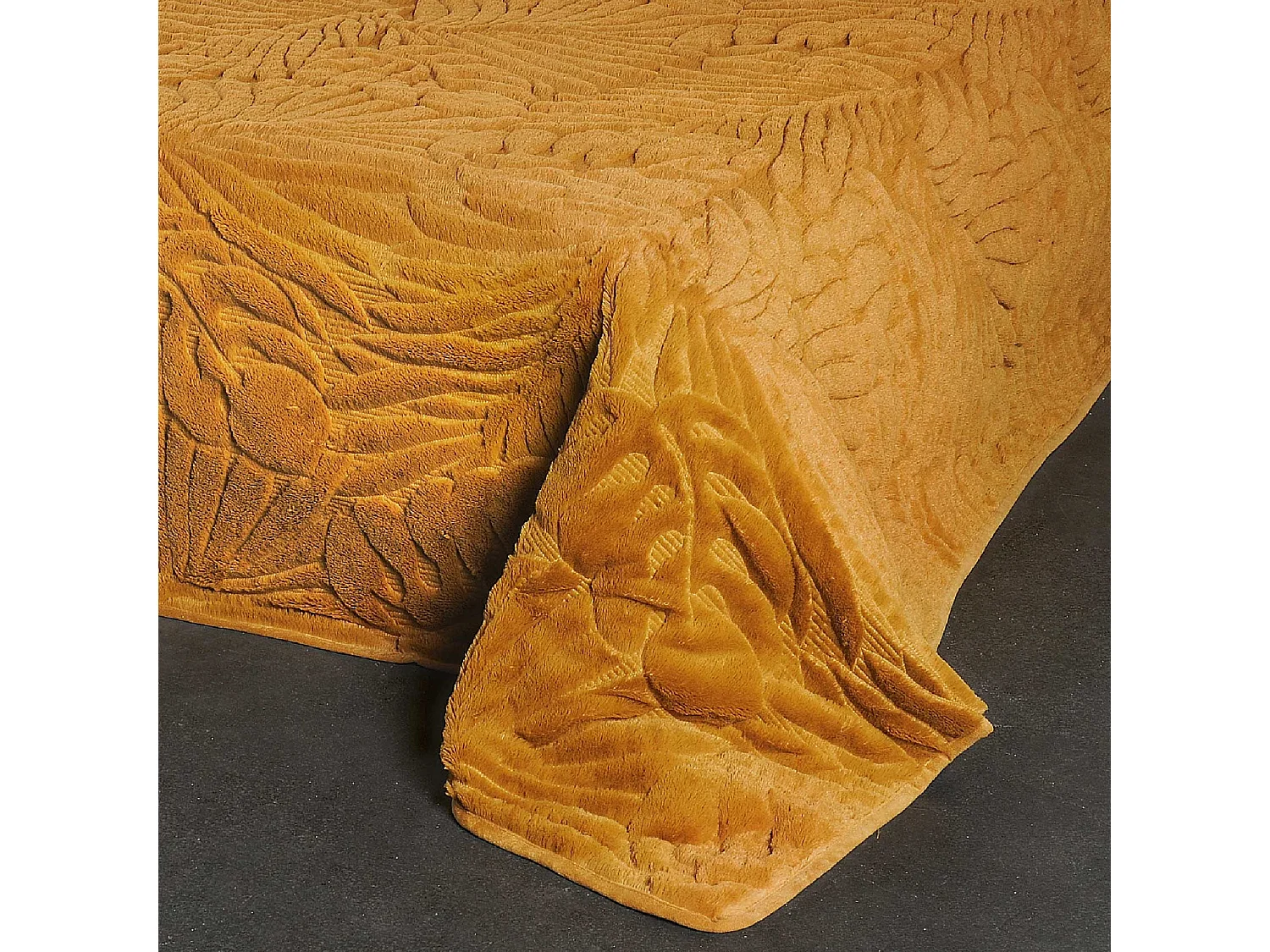 Cubrecama con pespuntes en relieve 150 x 150 cm