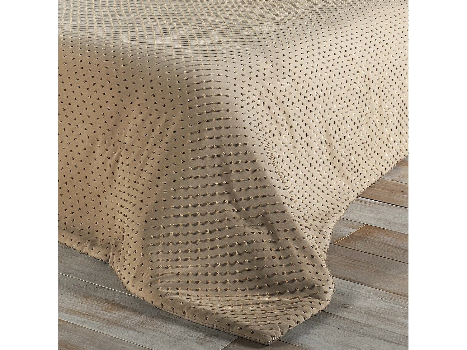 Cubrecama con pequeños pompones 230 x 250 cm