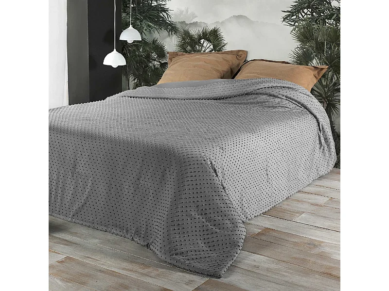 Cubrecama con pequeños pompones 180 x 240 cm