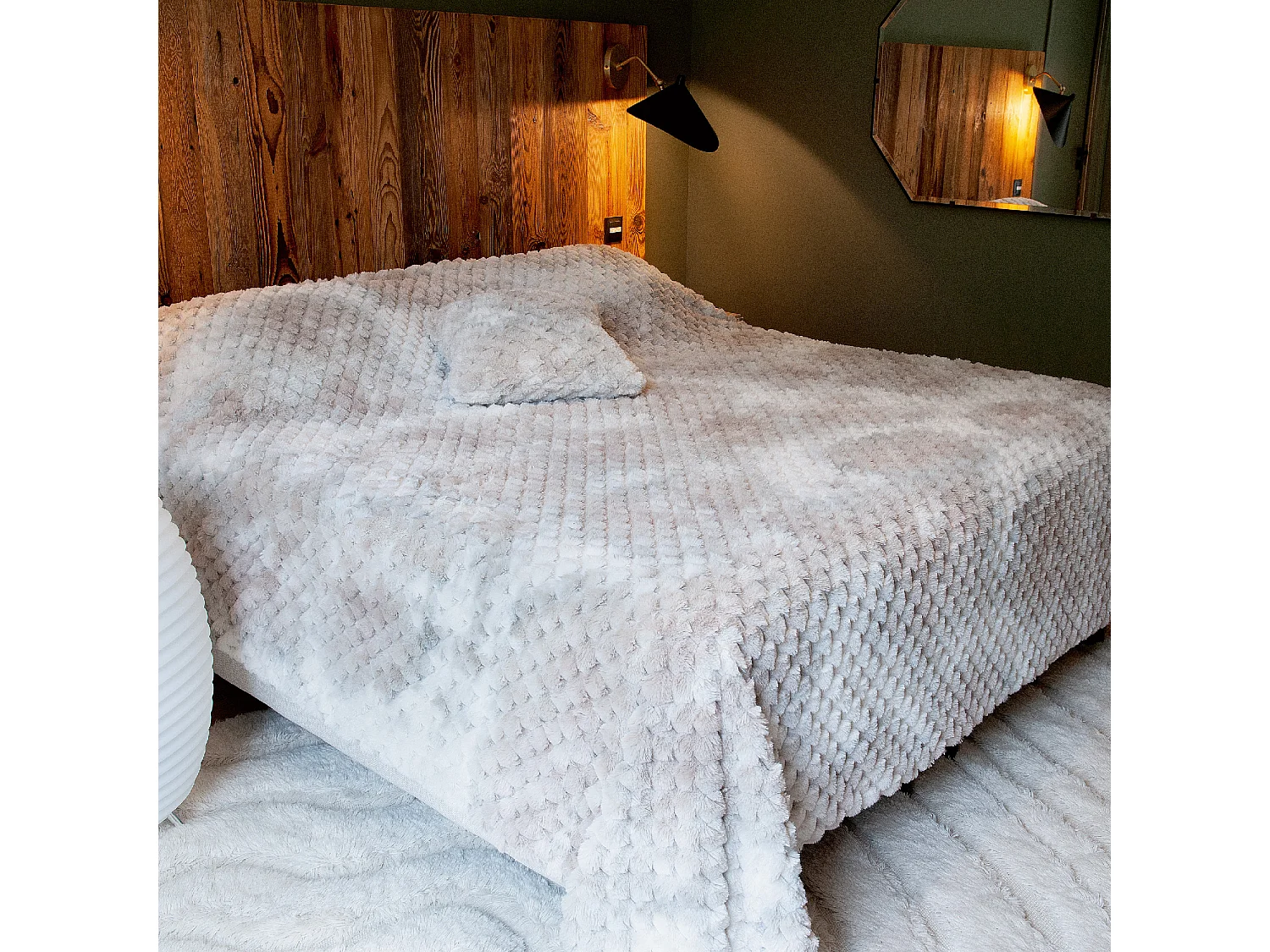 Manta para Cama Imitación Piel con Relieve Geométrico 130 x 160 cm