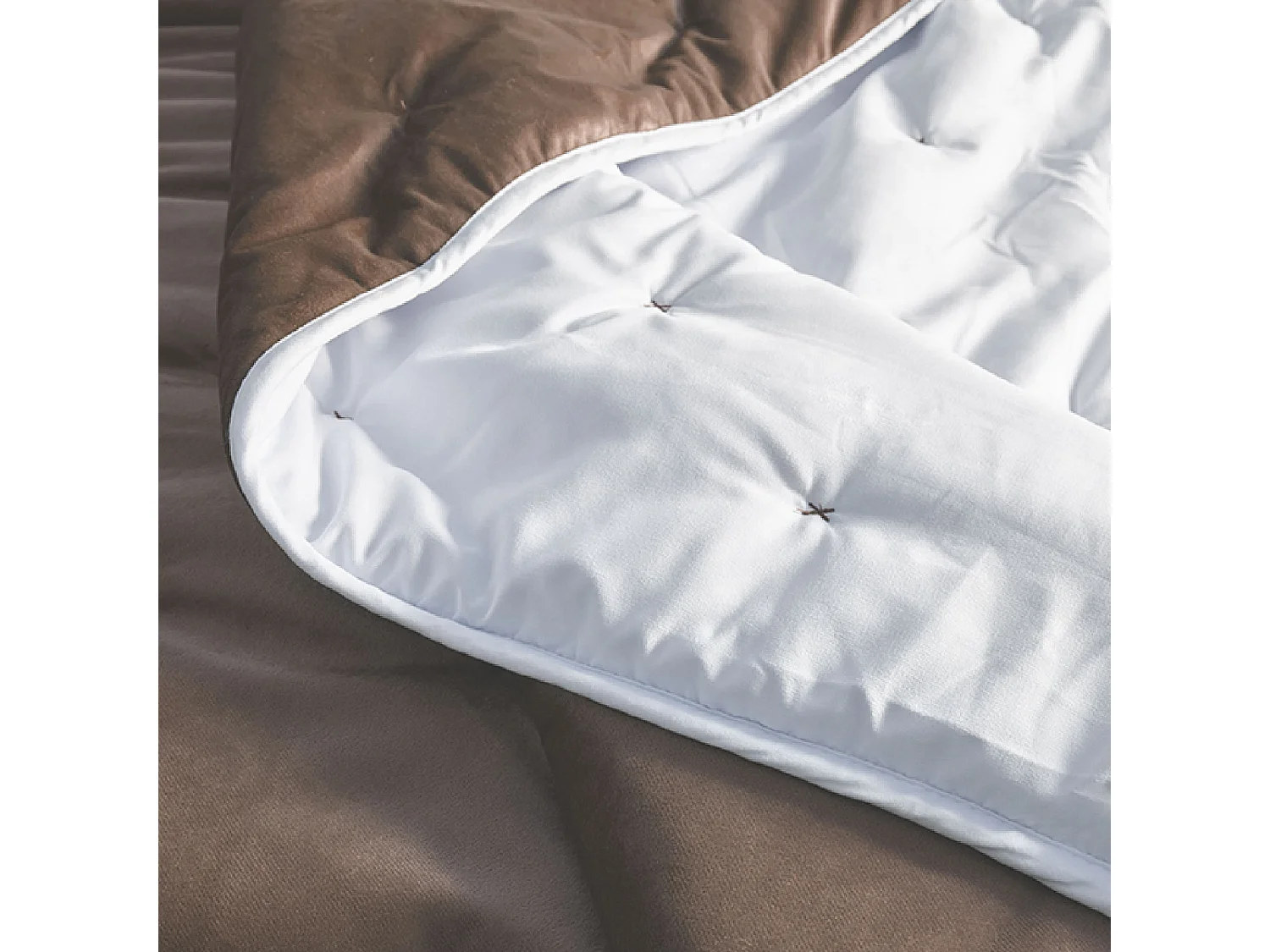 Jeté de lit réversible en velours et microfibre