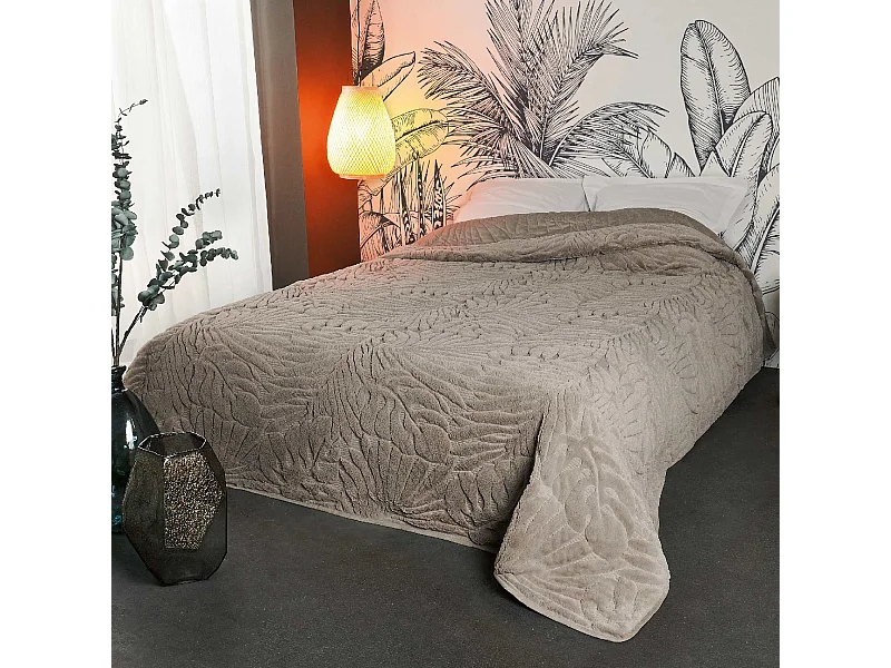 Jeté de lit aux surpiqures reliefées