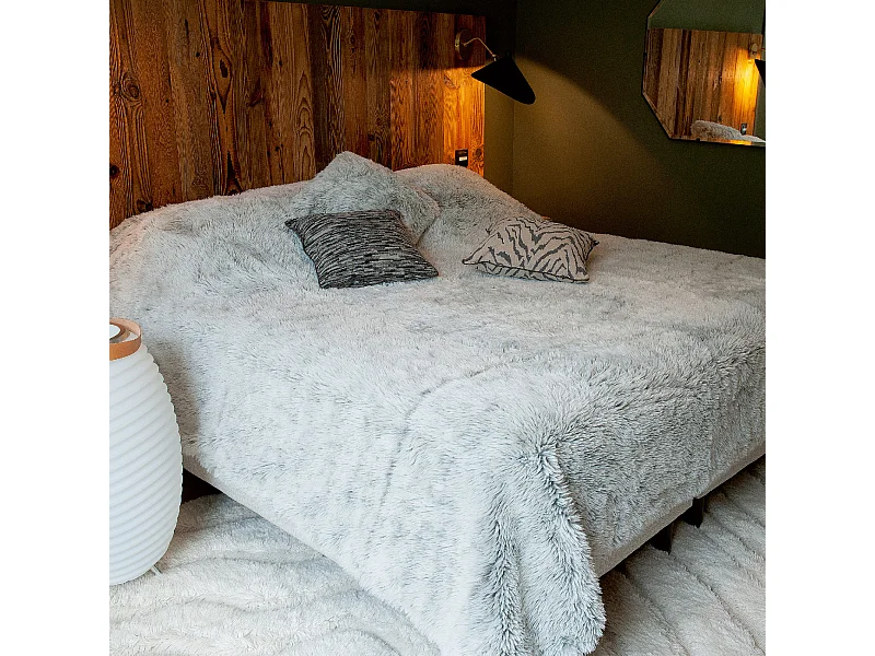 Manta de Cama Imitación de Piel de Pelo Suave 240 x 250 cm