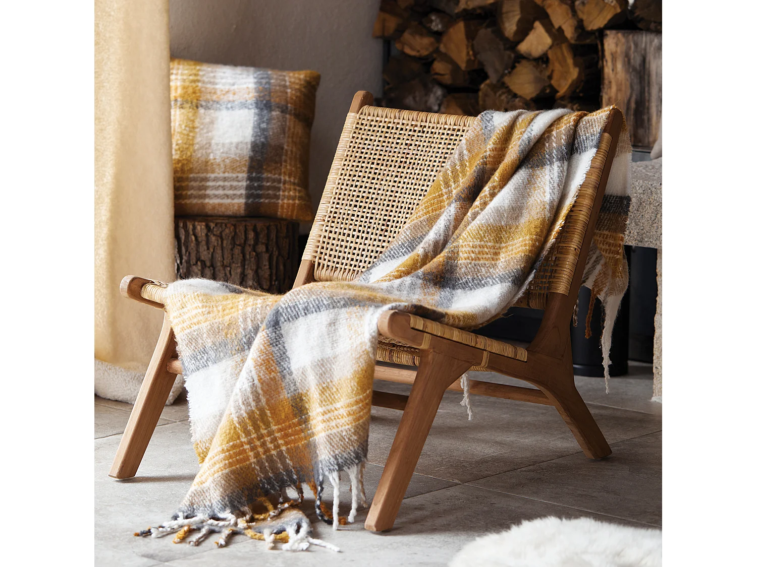 Plaid Escocés Aspecto Mohair con Flecos 127 x 152 cm