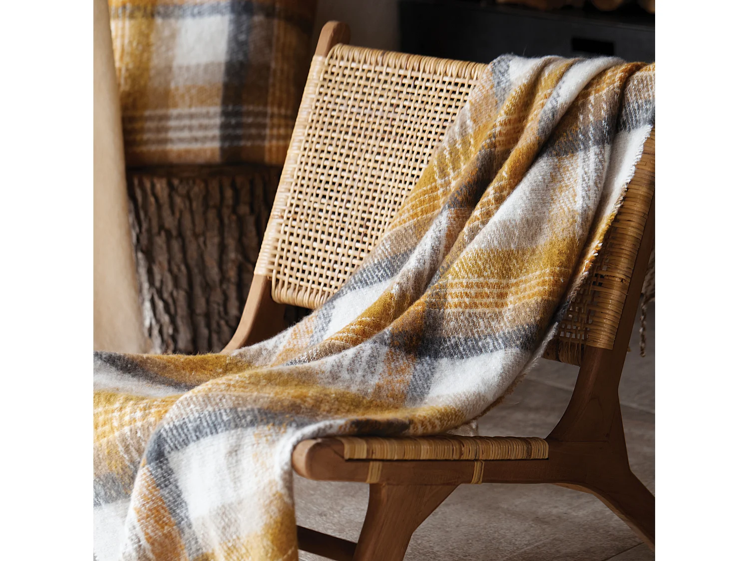 Plaid Escocés Aspecto Mohair con Flecos 127 x 152 cm