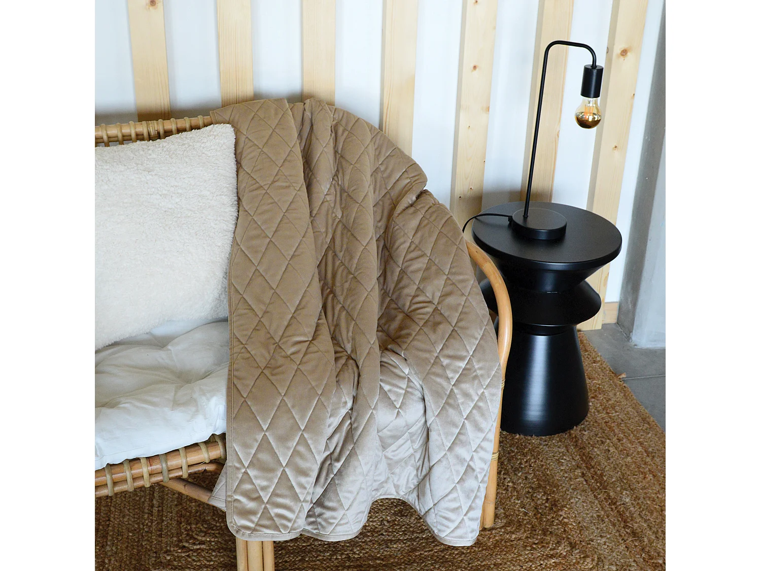 Plaid para sofá en terciopelo acolchado 125 x 160 cm