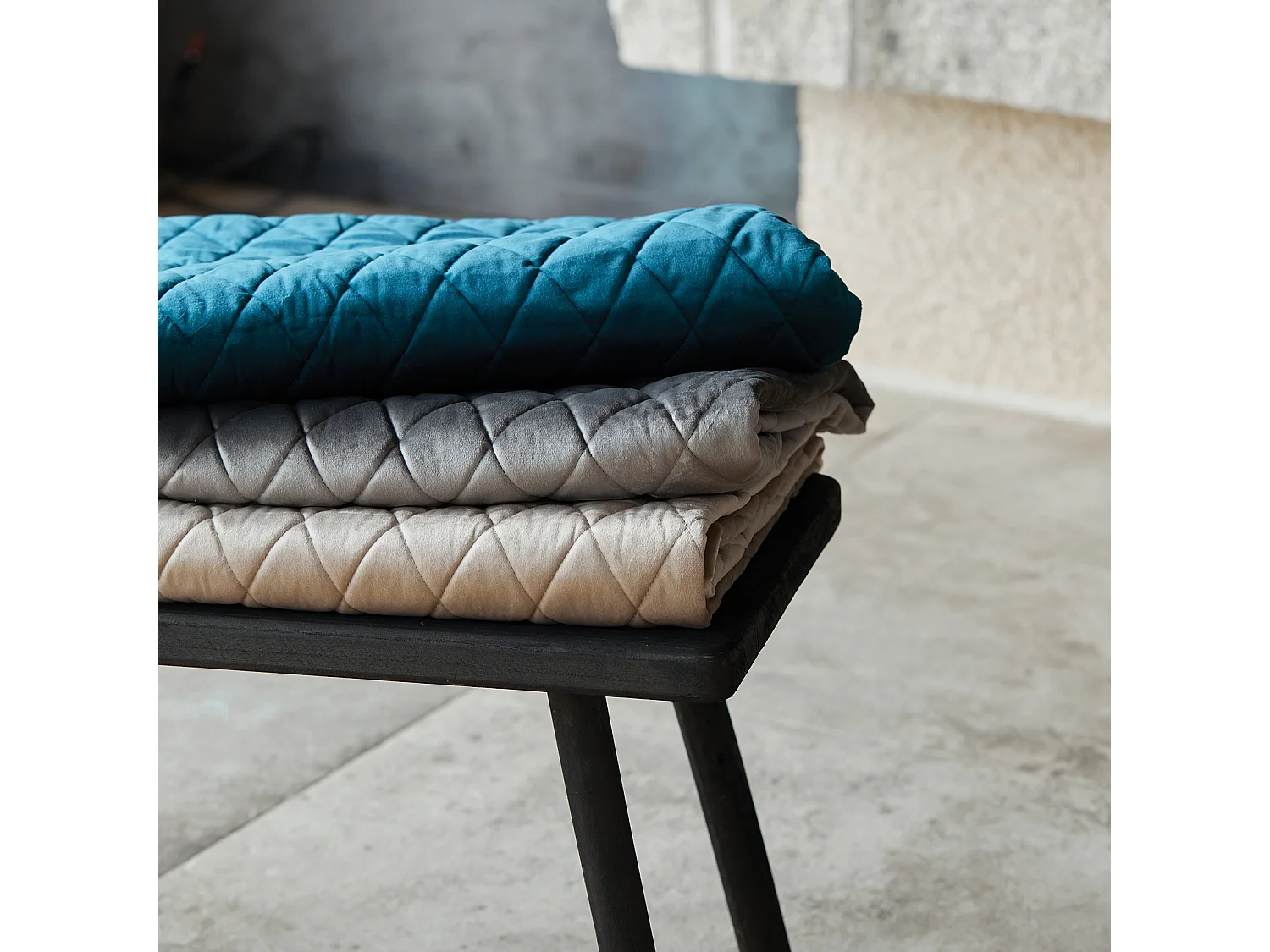 Plaid para sofá en terciopelo acolchado 125 x 160 cm