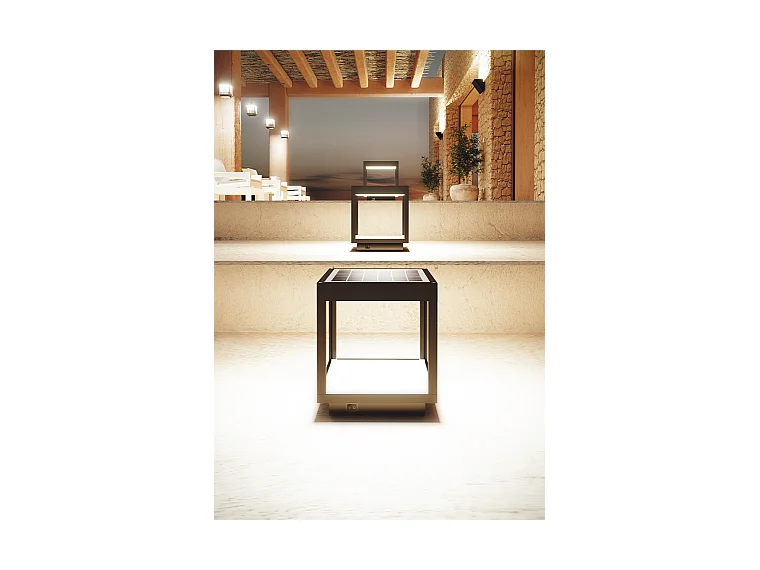 Linterna solar Visor LED de 3,5 W a pilas, IP54, color negro