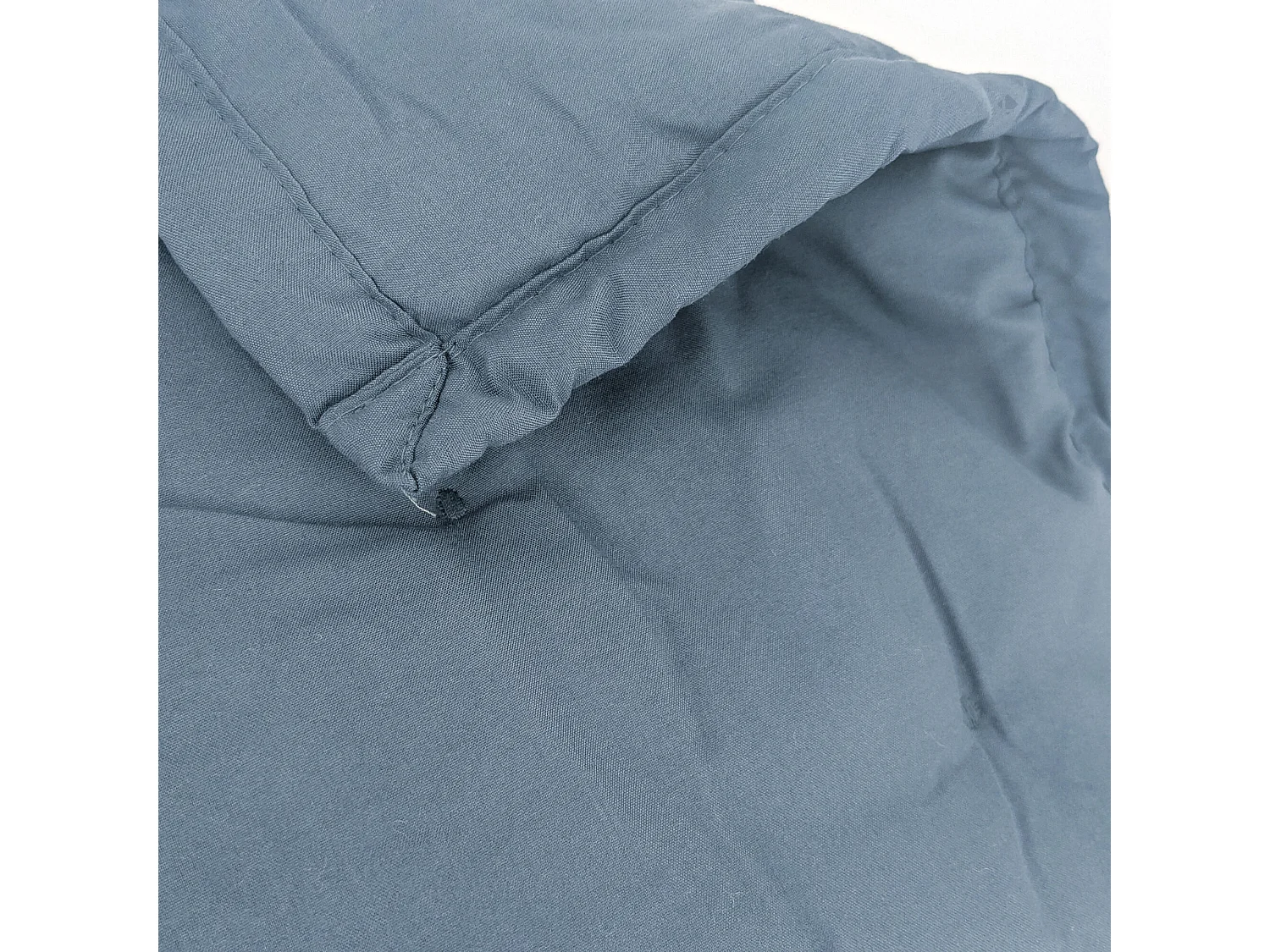 Couvre-lit 240x260 cm CELESTE velours piquage points brodés bleu orage