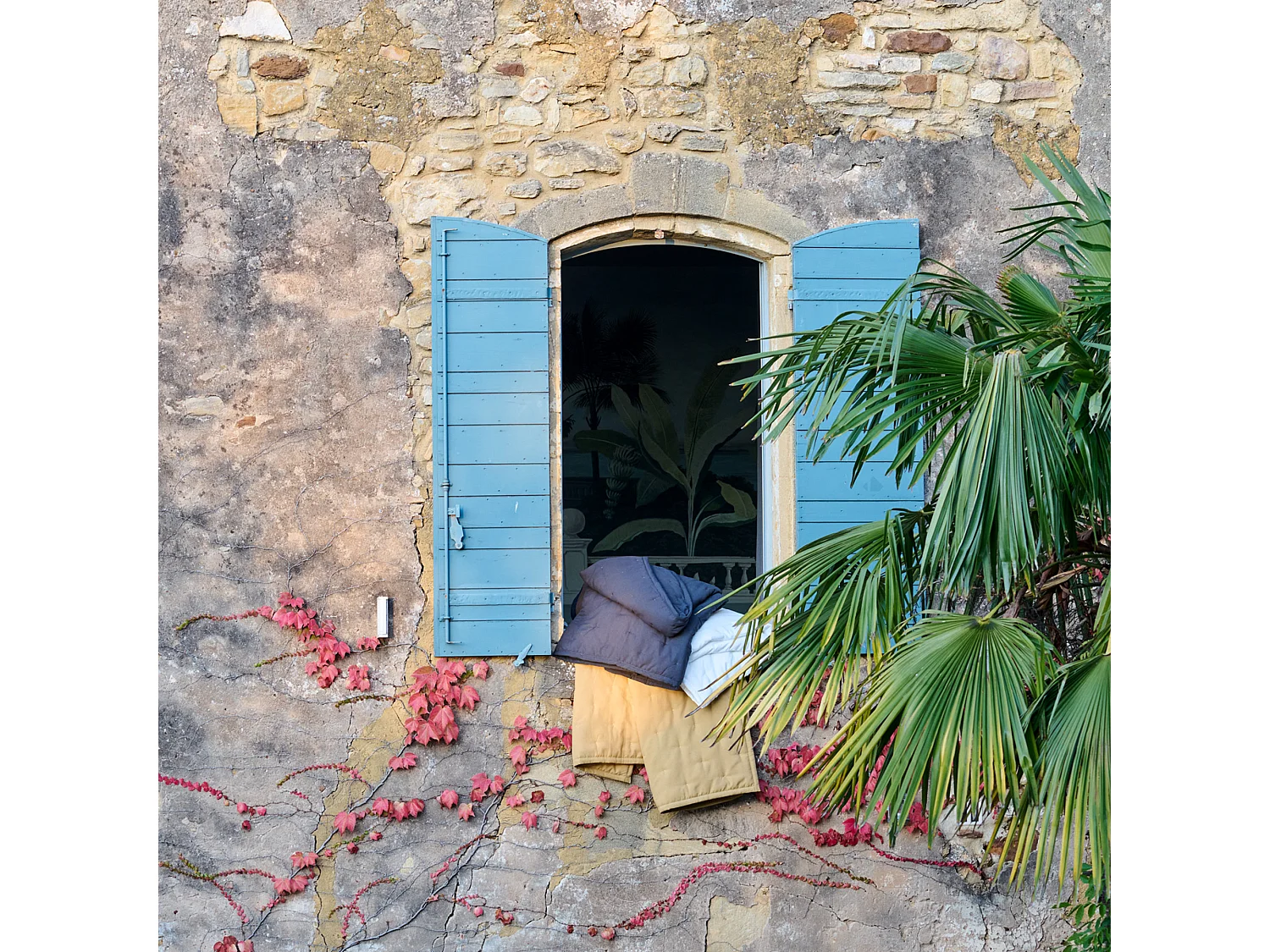 Couvre-lit 180x240 cm CELESTE velours piquage points brodés bleu orage