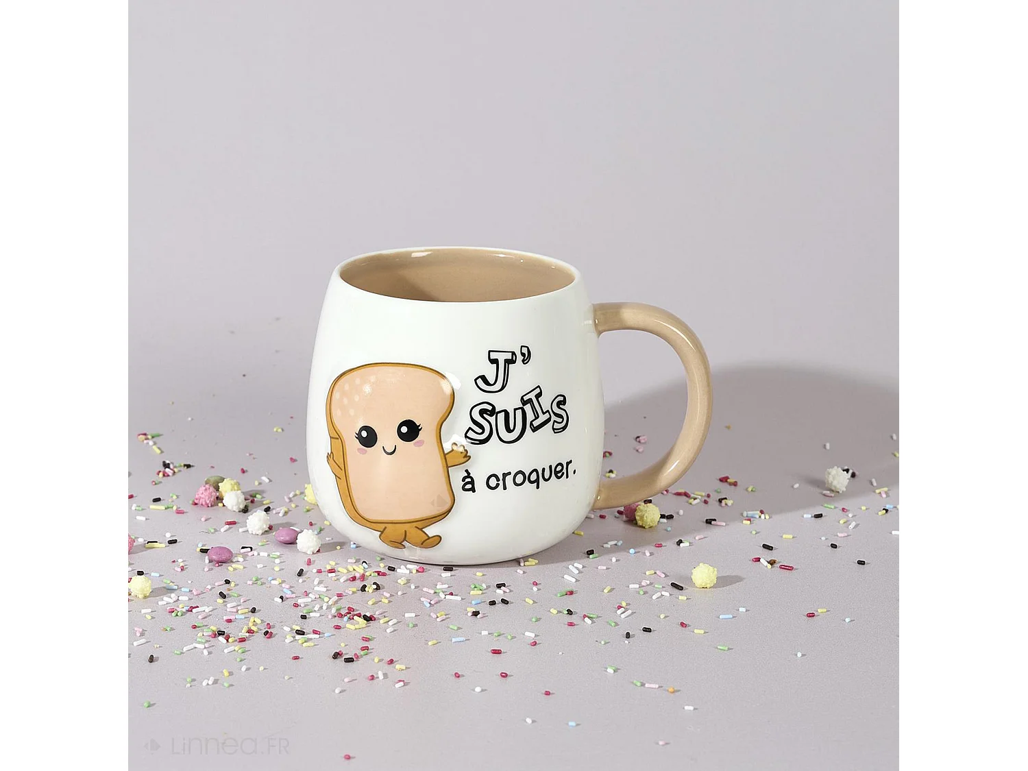 Mug en céramique à relief BREAKFAST 40 cl modèle "J'suis à croquer" marron