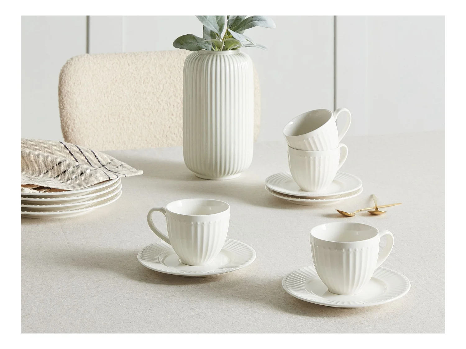 Tassen 4er Set mit Untertellern COWSLIP Porzellan Weiss