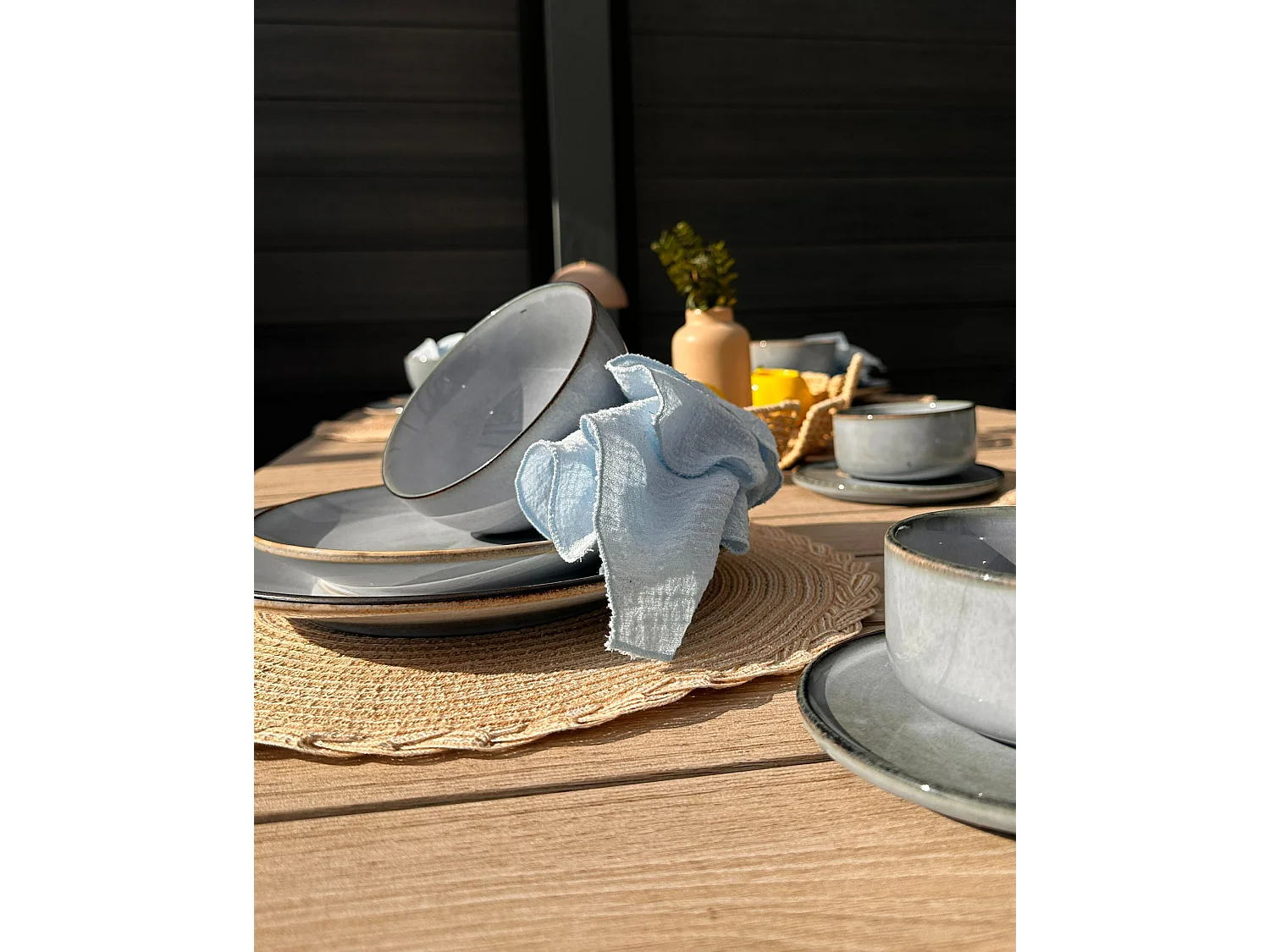 Set de 4 tasses avec soucoupes JUNIPER Grès Bleu clair