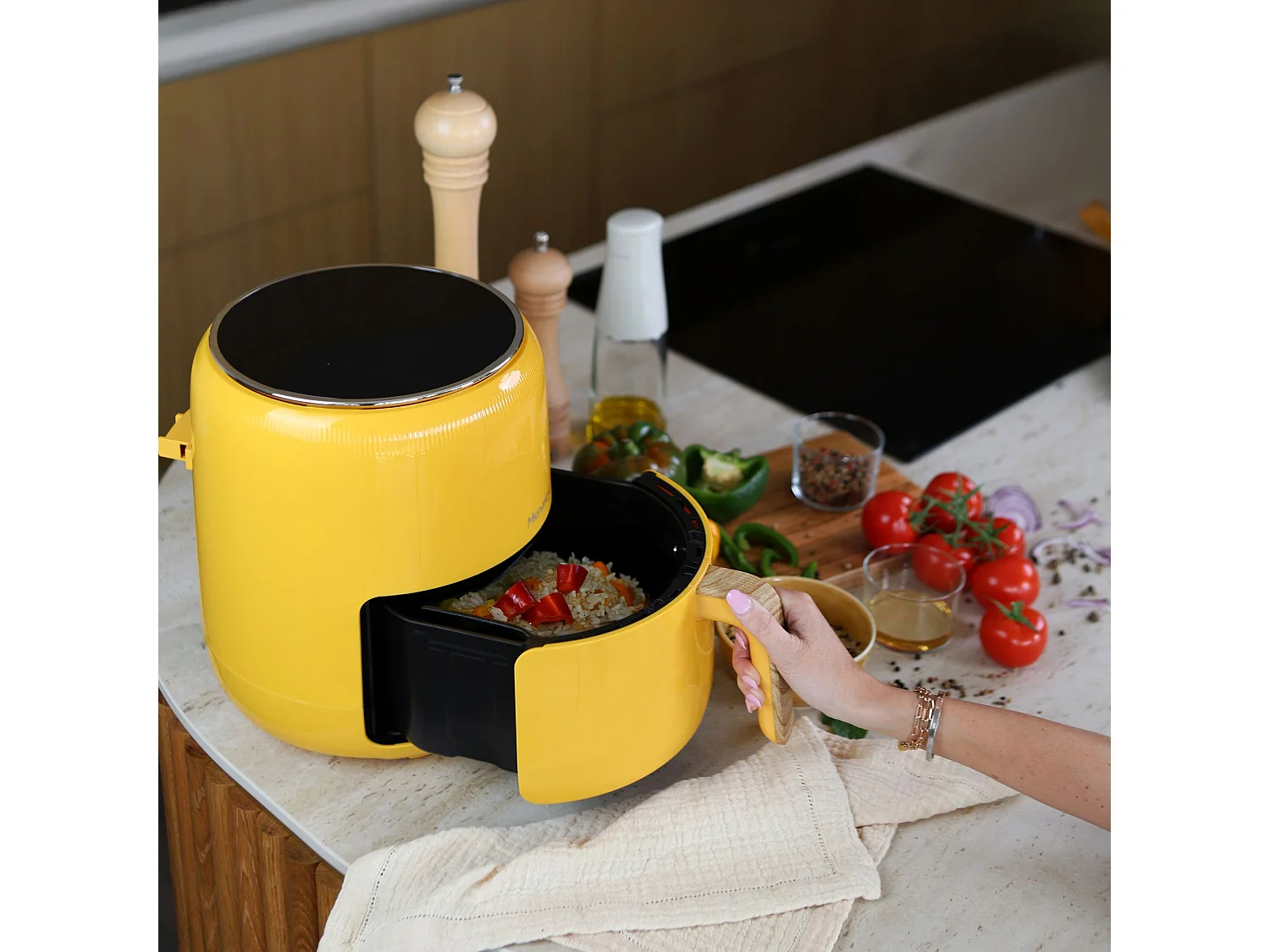 Menastyl - Friteuse à Air Chaud 4.5 L Colorama Safran Avec Poignée Finition Bois