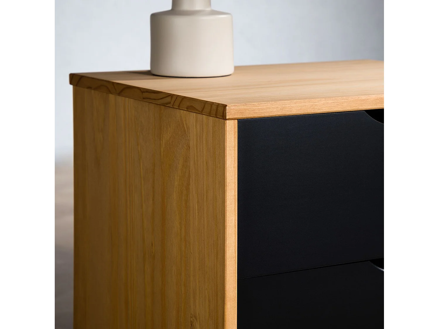 Table de chevet COLIMA en bois massif noir avec 2 tiroirs, table de nuit pour chambre en bois sur pieds