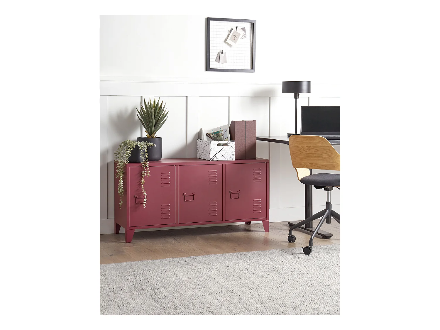 Sideboard in Dunkel Rot Stahl 3 Türen mit Griffen 2 Regalböden Cardiff