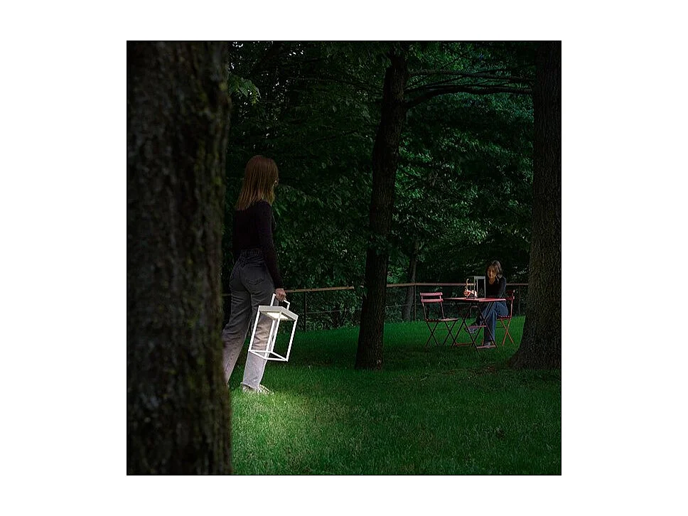 CAGE Solar- und wiederaufladbare Tischleuchte von Perenz Mattweiß H30cm