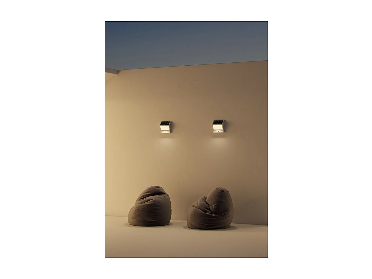 EGNA Spot à énergie solaire noir 4000K Luminaire extérieur Beneito Faure