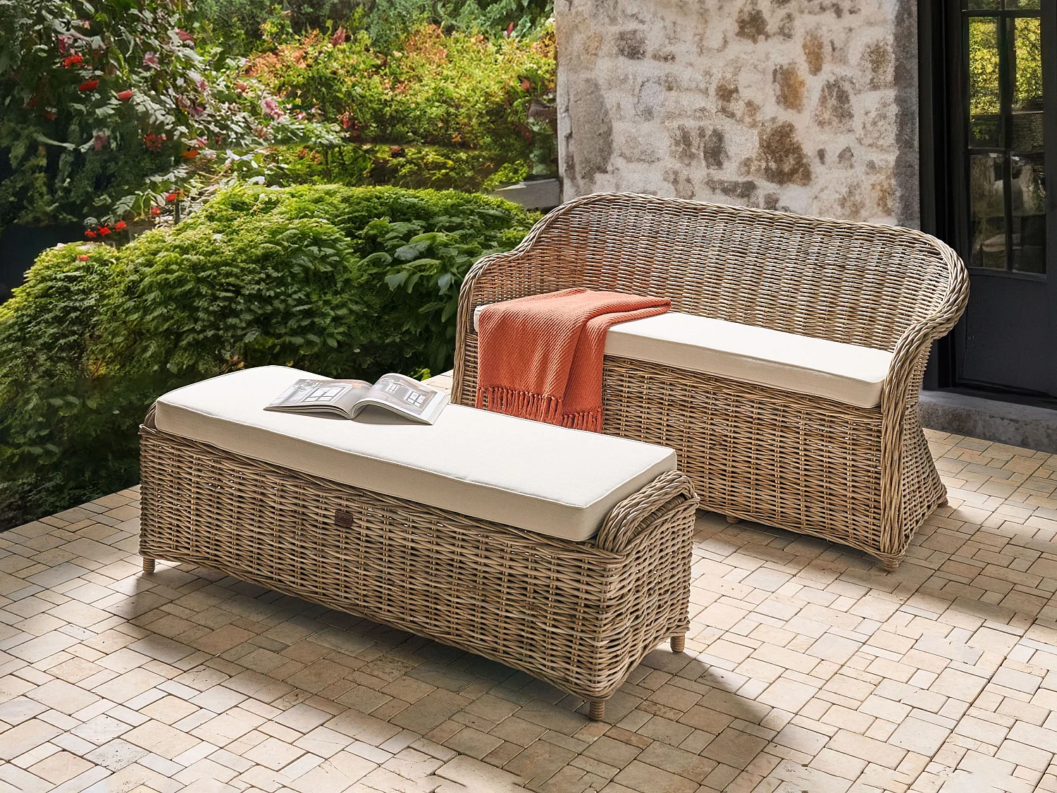 Gartensofa mit Ottomane 2-Sitzer SUSUA Rattan Naturfarben