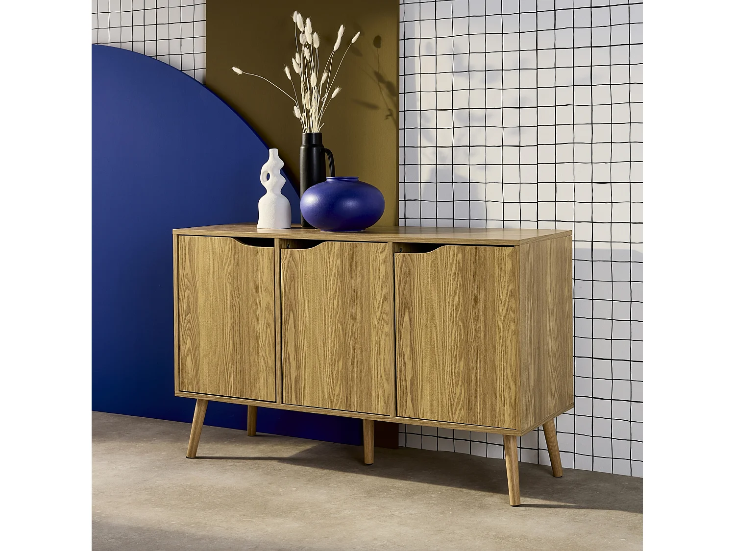 Buffet de rangement effet frêne 3 portes et 3 étagères. buffet bas. 120cm