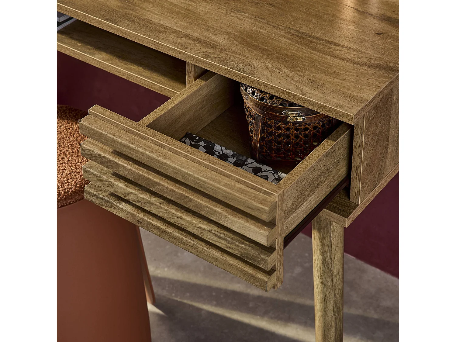 Scrivania effetto legno 2 cassetti, marrone naturale