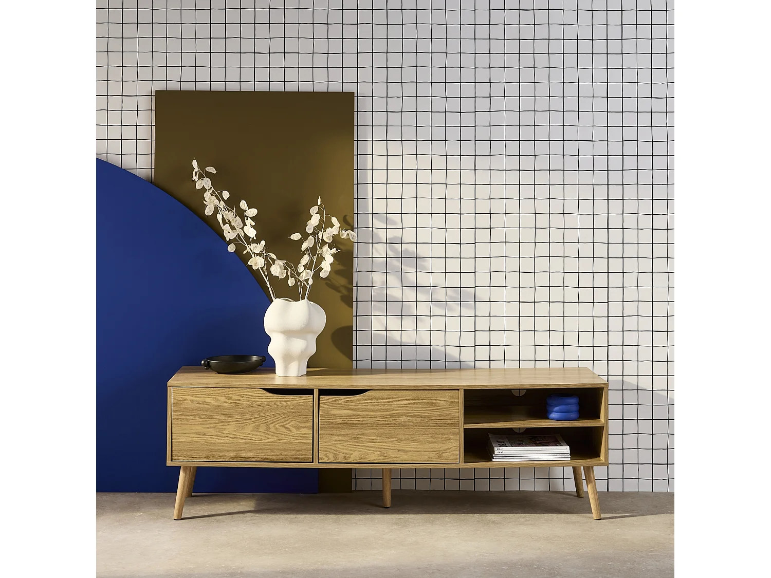 Mueble tv en acabado estilo nogal con 2 puertas, 160cm efecto fresno