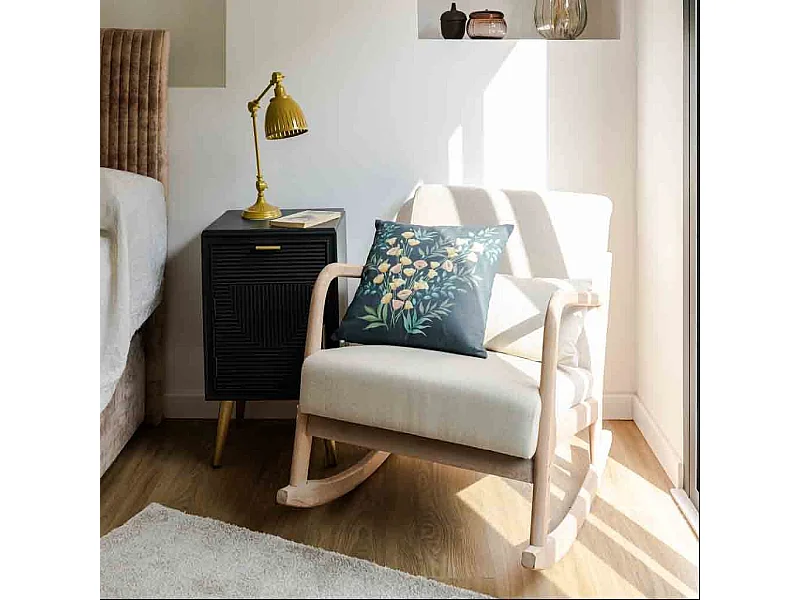 Cremefarbener, gepolsterter Schaukelsessel aus Holz, 66 x 88 x 47/78 h cm