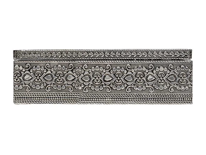 Caixa para jóias em metal com relevo cor cobre 20x12,5x5