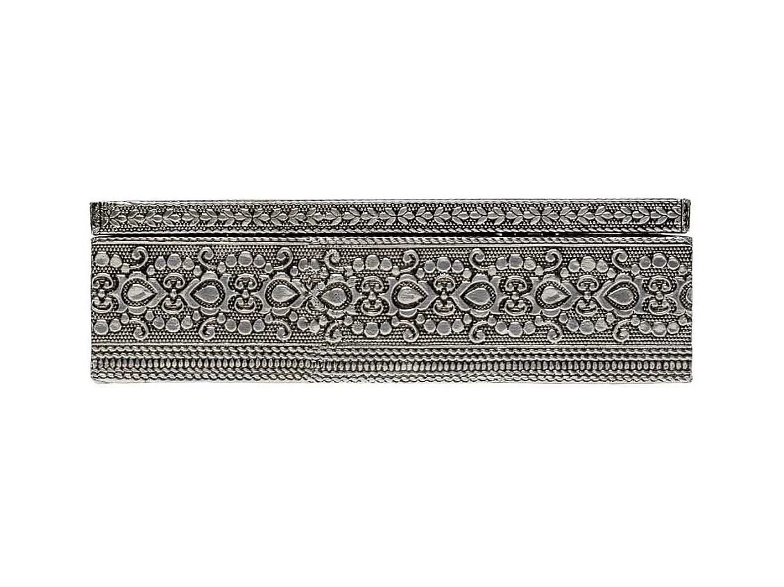 Boîte à bijoux en métal repoussé couleur cuivre 20x12,5x5h