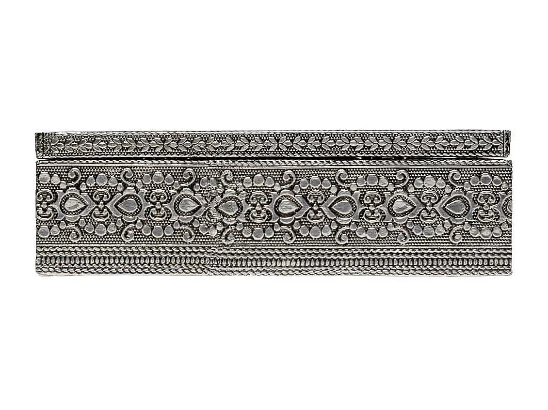 Boîte à bijoux en métal repoussé couleur cuivre 20x12,5x5h