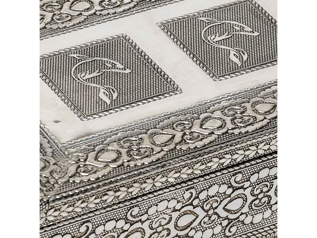 Silberne Schmuckschatulle aus geprÃ¤gtem Metall, 20x12,5x5h cm