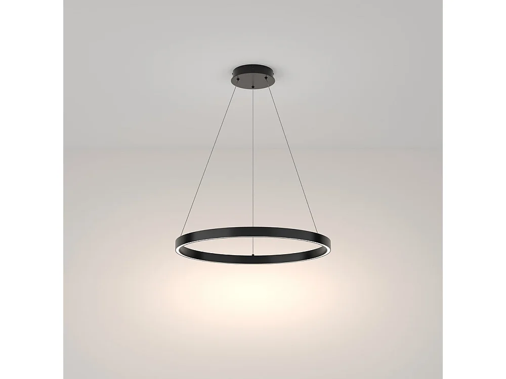 Maytoni Rim Plafoniera a sospensione con anello nero a LED integrato con bordo moderno
