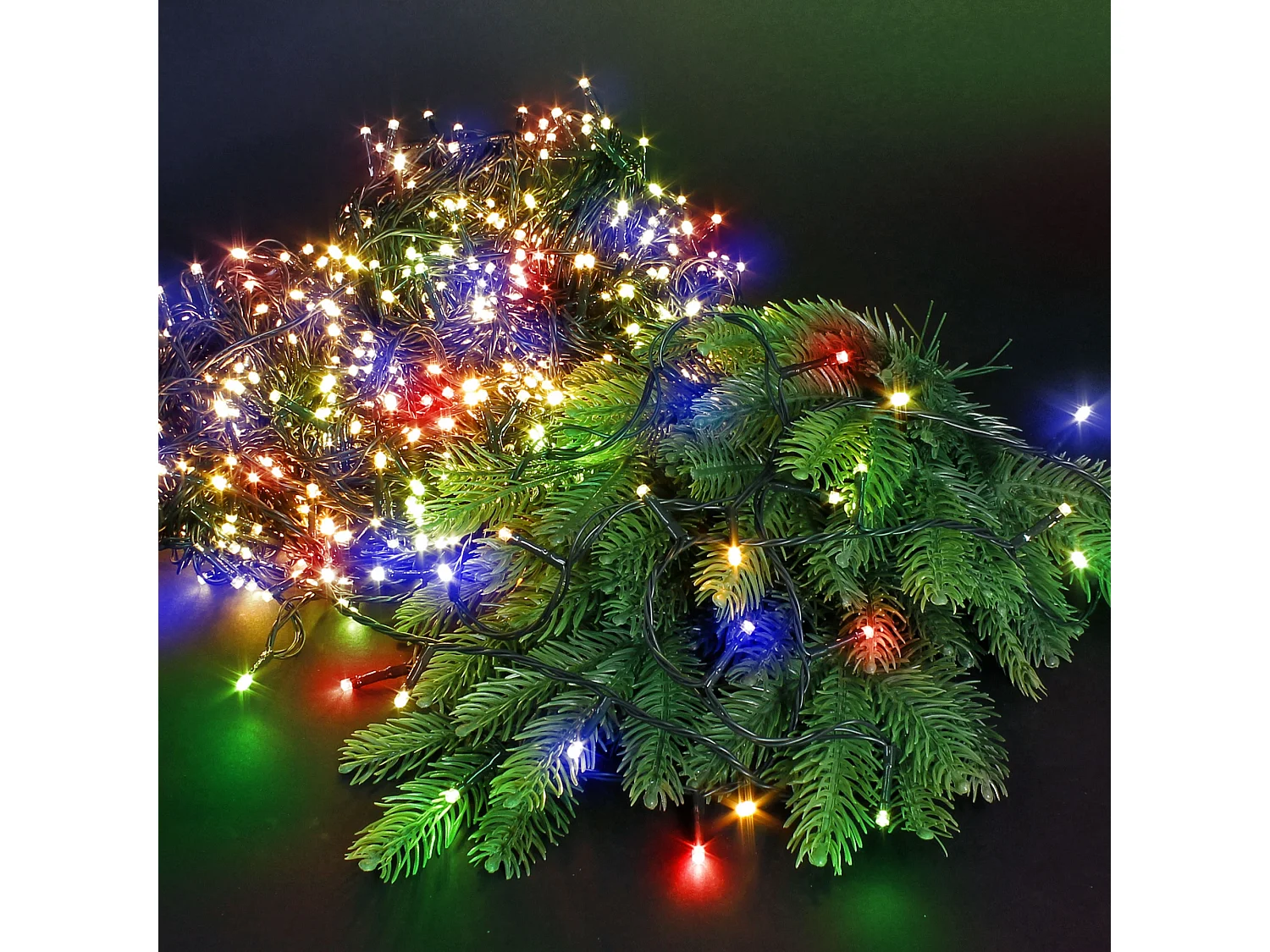 ECD Germany LED Cluster Lichterkette Bunt 36m, 1800LED, 8 Modi, Timer, Weihnachtsbeleuchtung Innen/Außen Wetterfest, Weihnachtsbaum Deko Beleuchtung