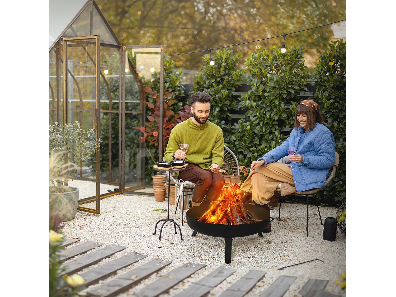 Bol à feu basero acier noir avec 3 pieds pliables foyer grille barbecue Ø60x27cm