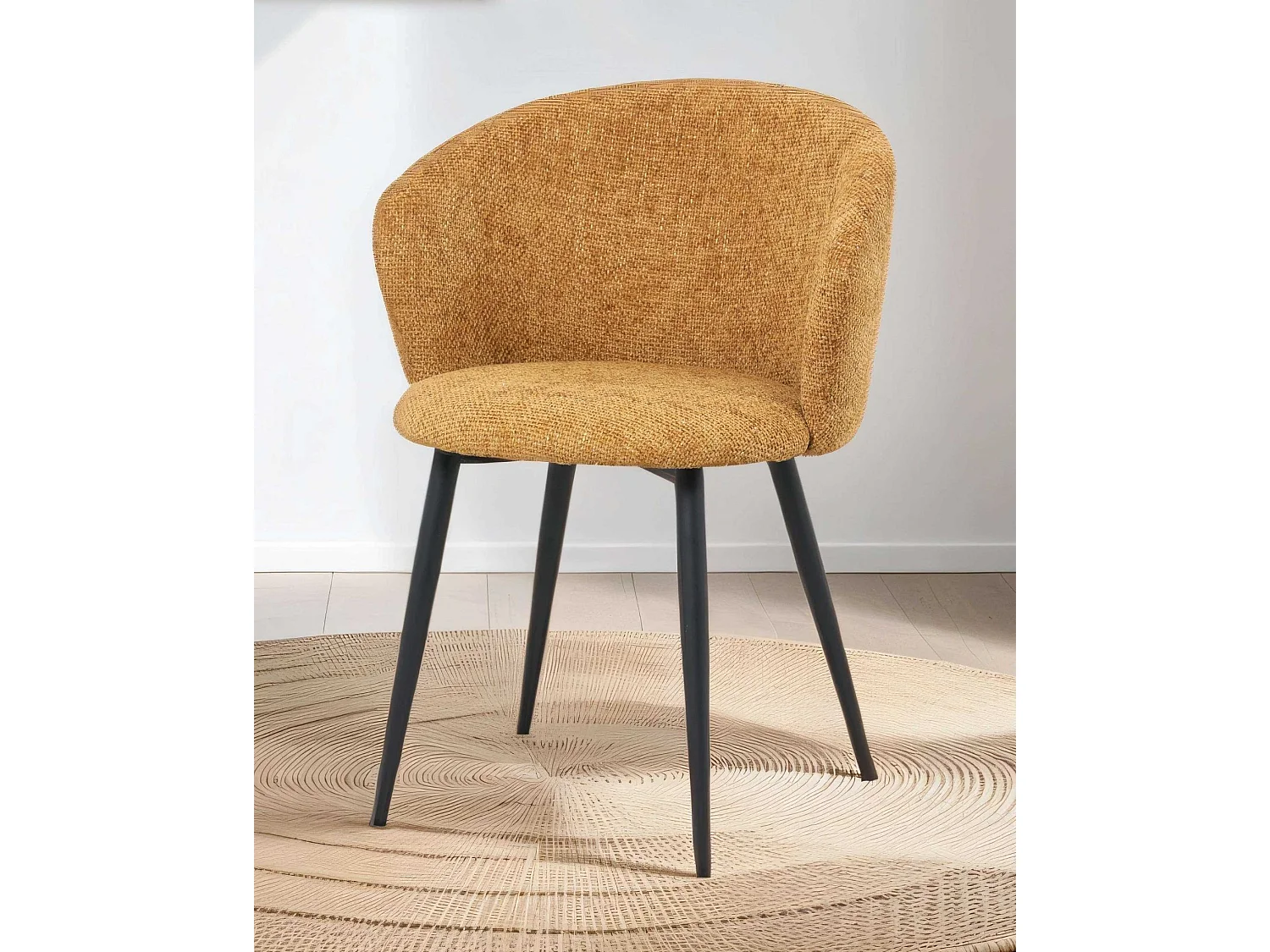 Sedia in tessuto senape "Alina"