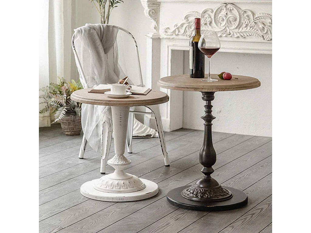 Tavolino in abete e metallo nero