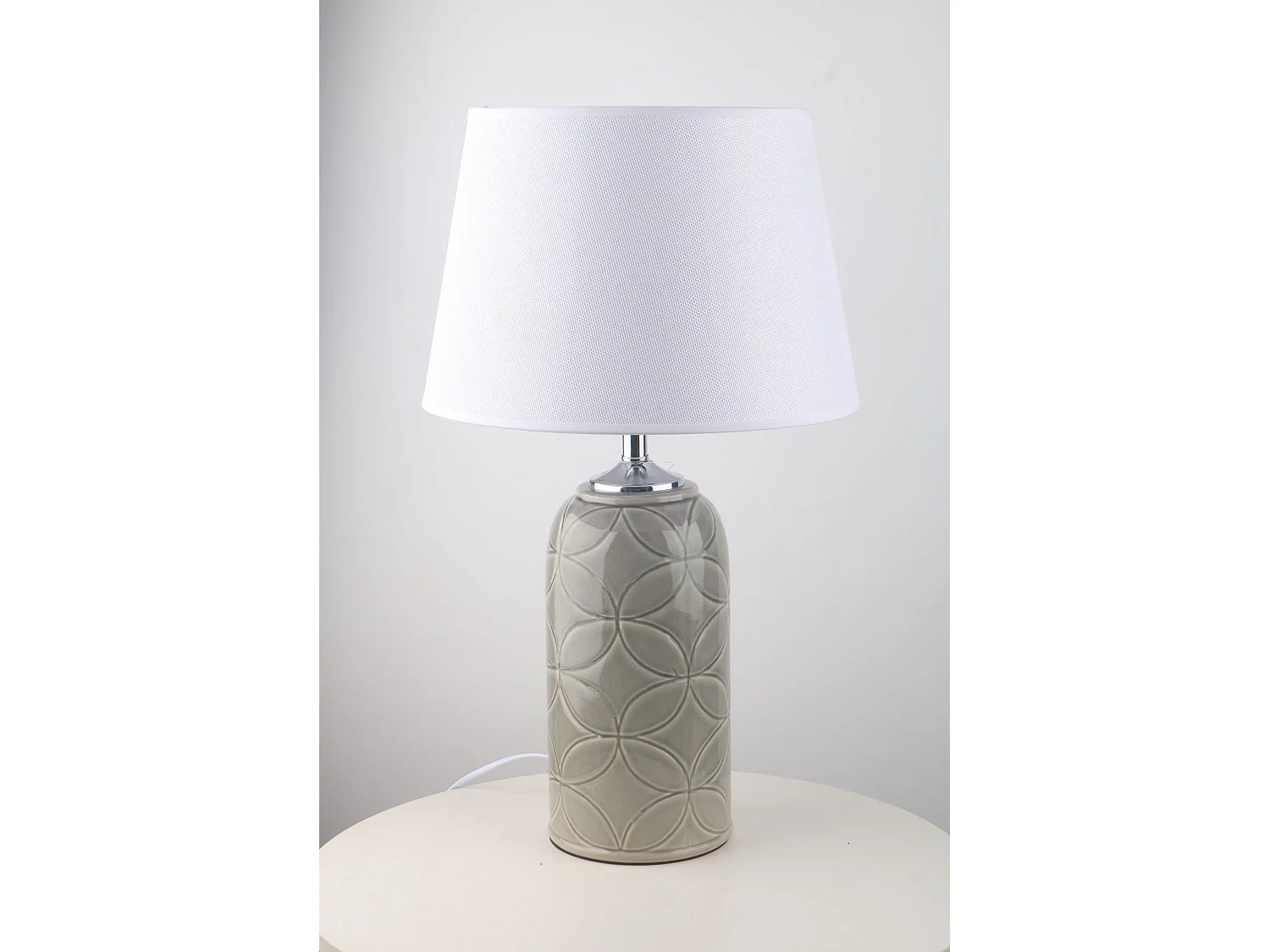 Lampada da Tavolo Beige in Ceramica con Paralume Bianco Stile Vintage Attacco E27