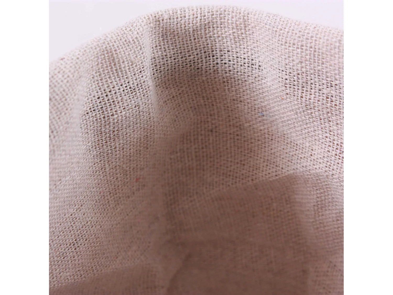 Cassettiera alta in abete e bambù bianca