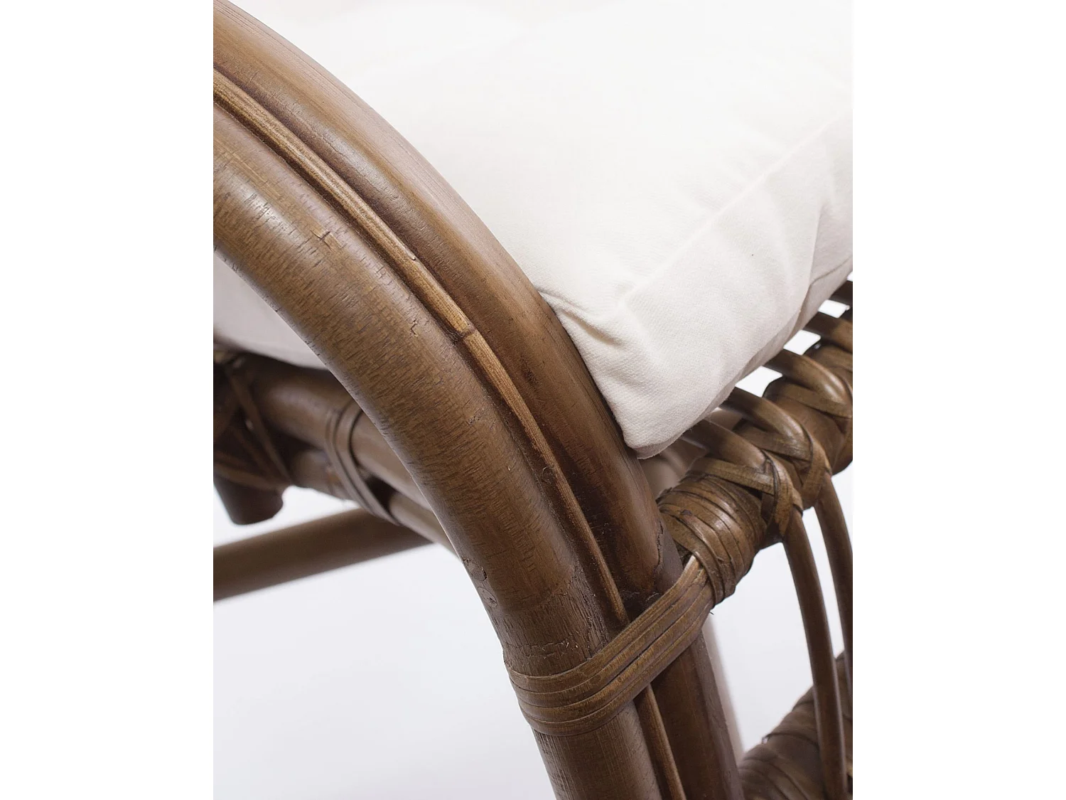 Poltrona in giunco con cuscino