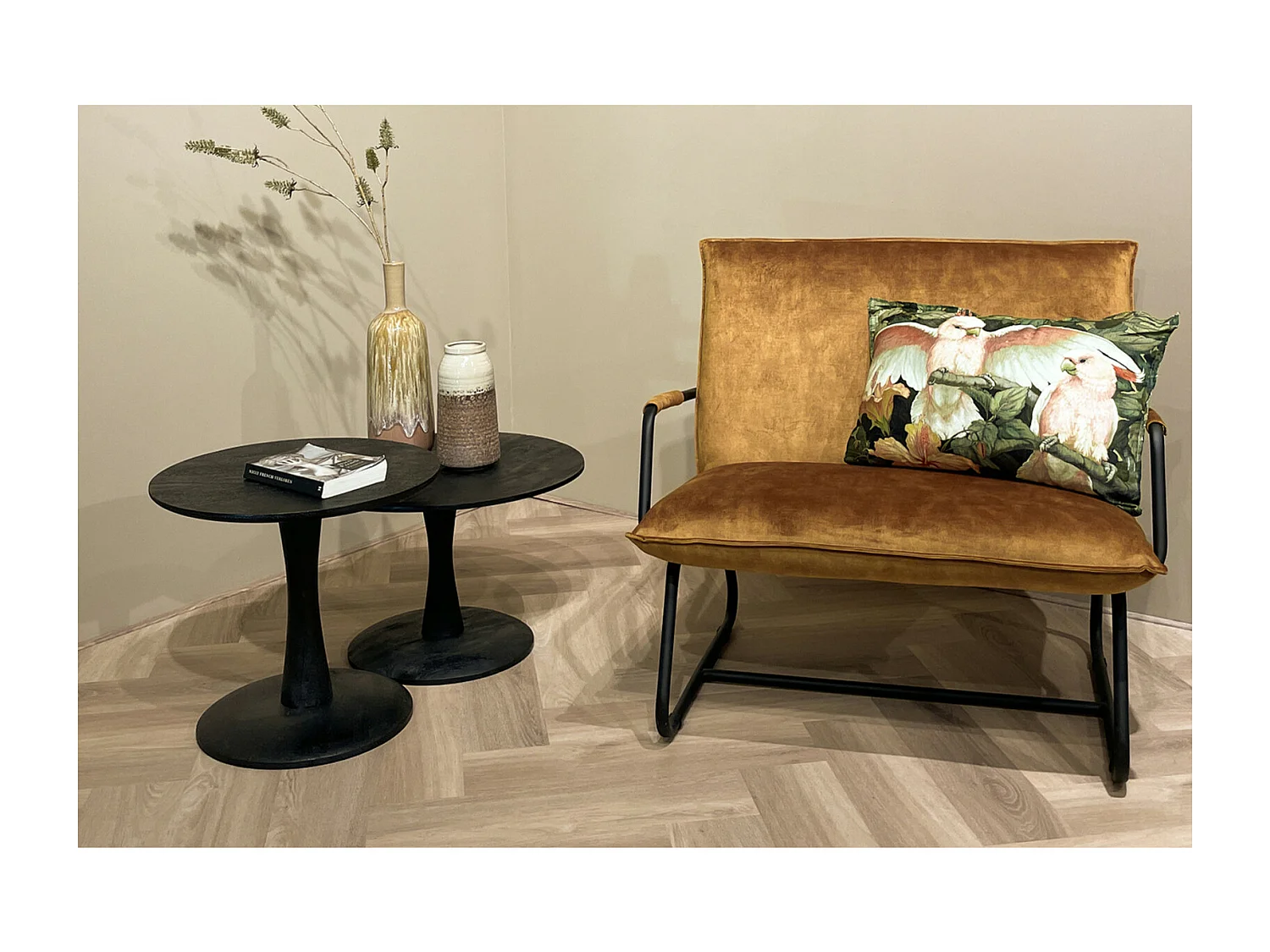 BANGALORE-Mesa de centro D50 cm en madera maciza negra