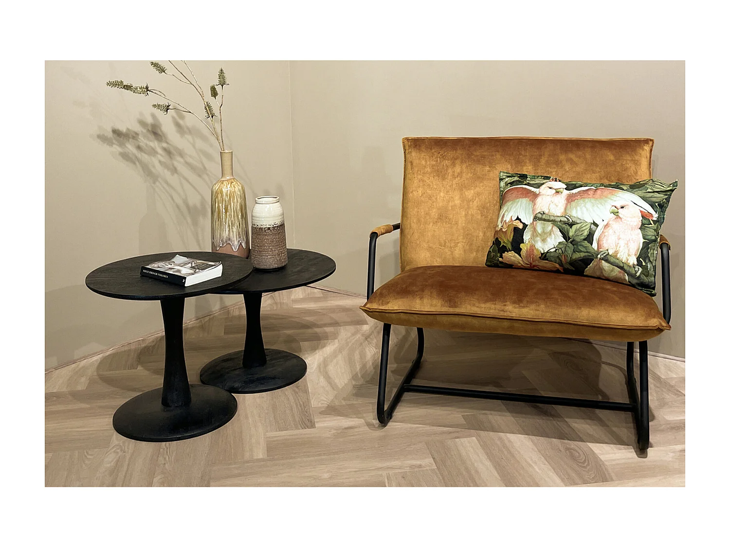 BANGALORE-Mesa de centro D60 cm en madera maciza negra