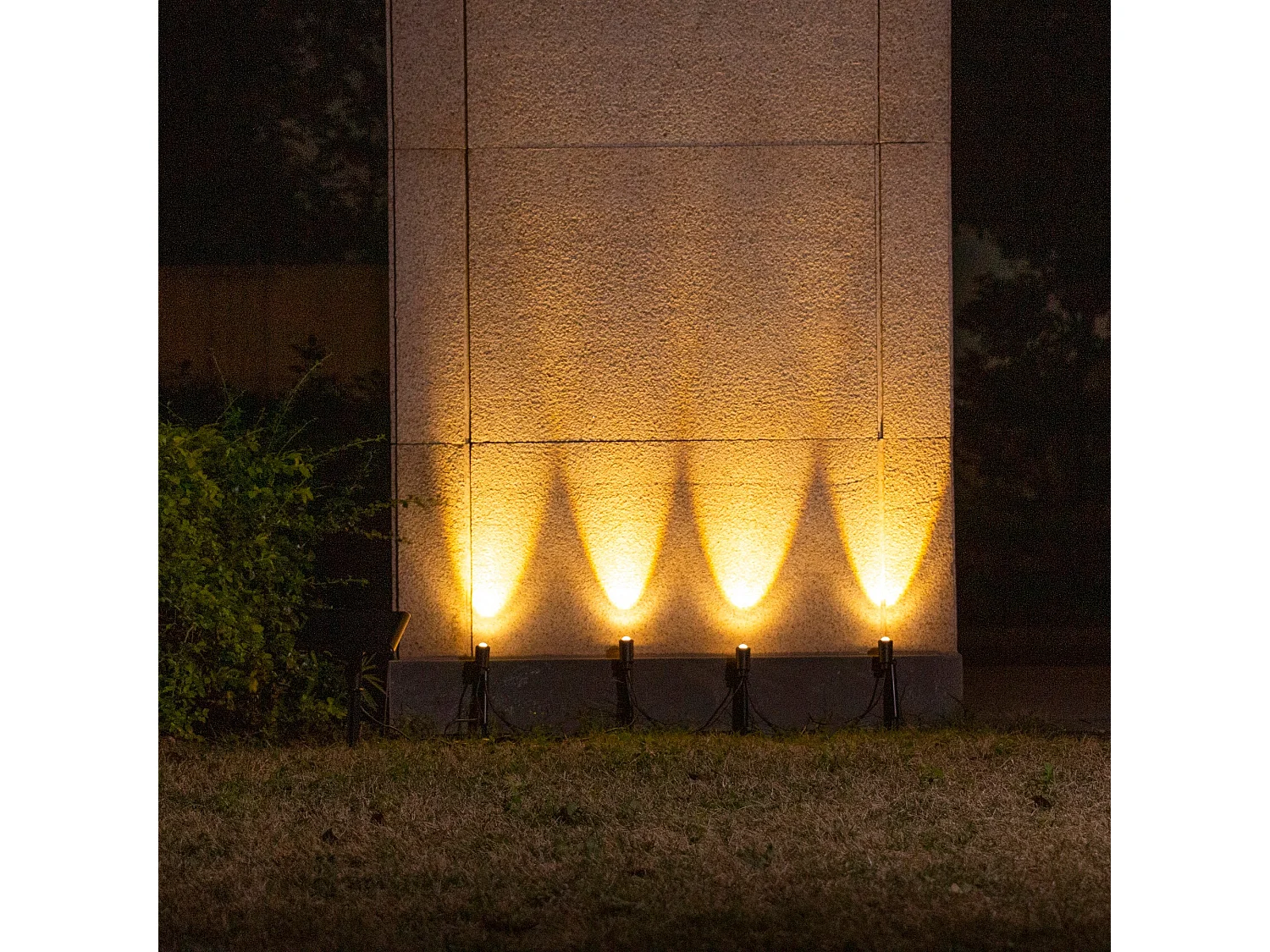 Lot de 4 Spots solaires LED ROUNDY MINI Noir Plastique H27cm