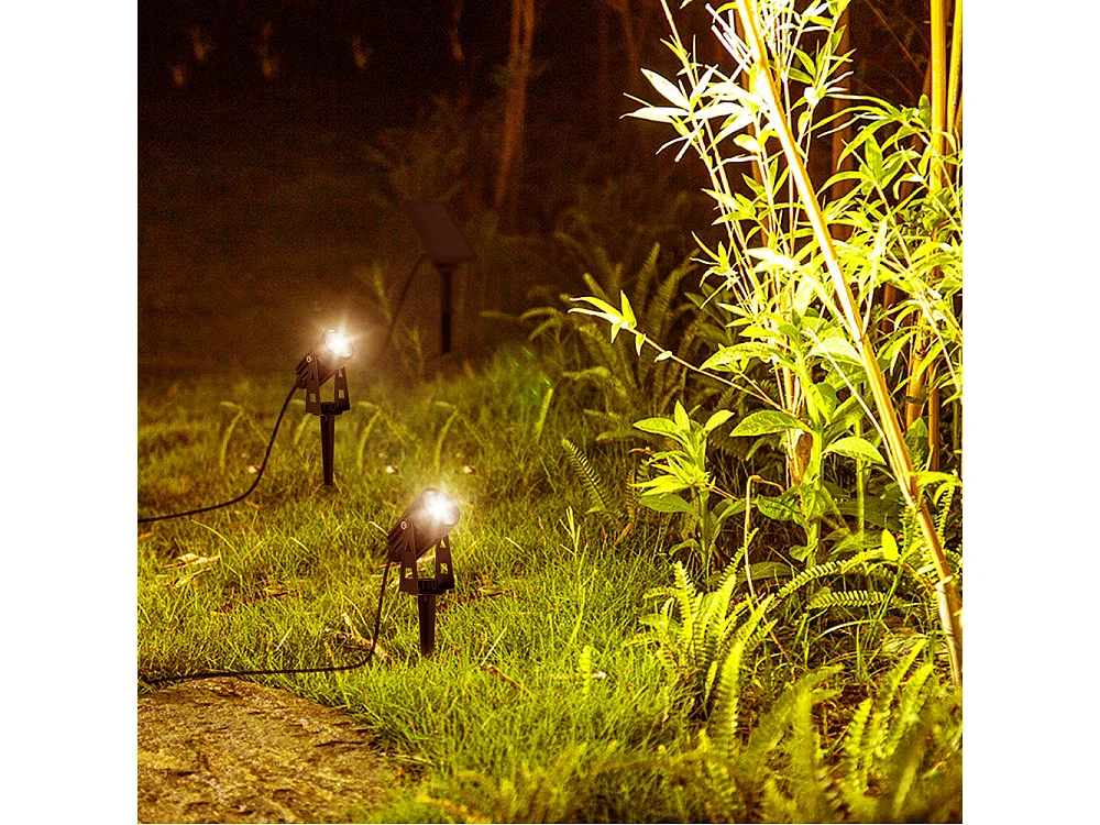 Quatre spots solaires reliés ROUNDY Noir Plastique 200LM