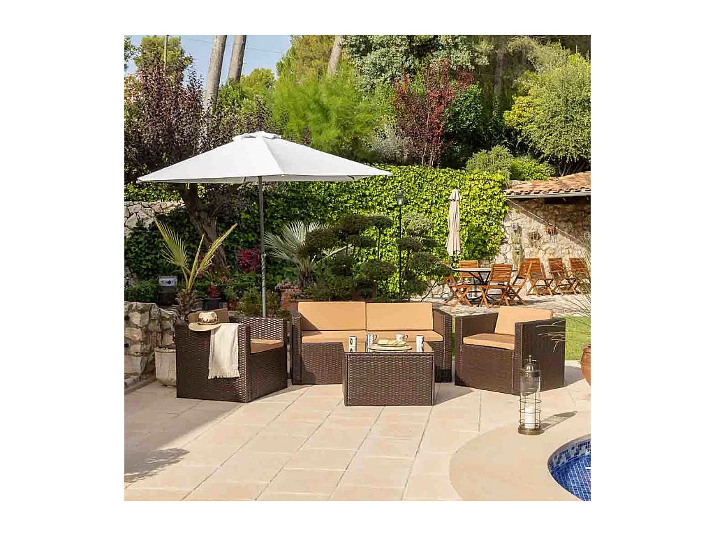 Set tavolo marrone, divano e 2 poltrone