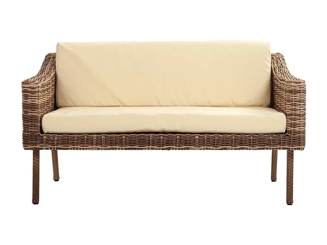 Gedeckter Tisch, Sofa und 2 braune Sessel