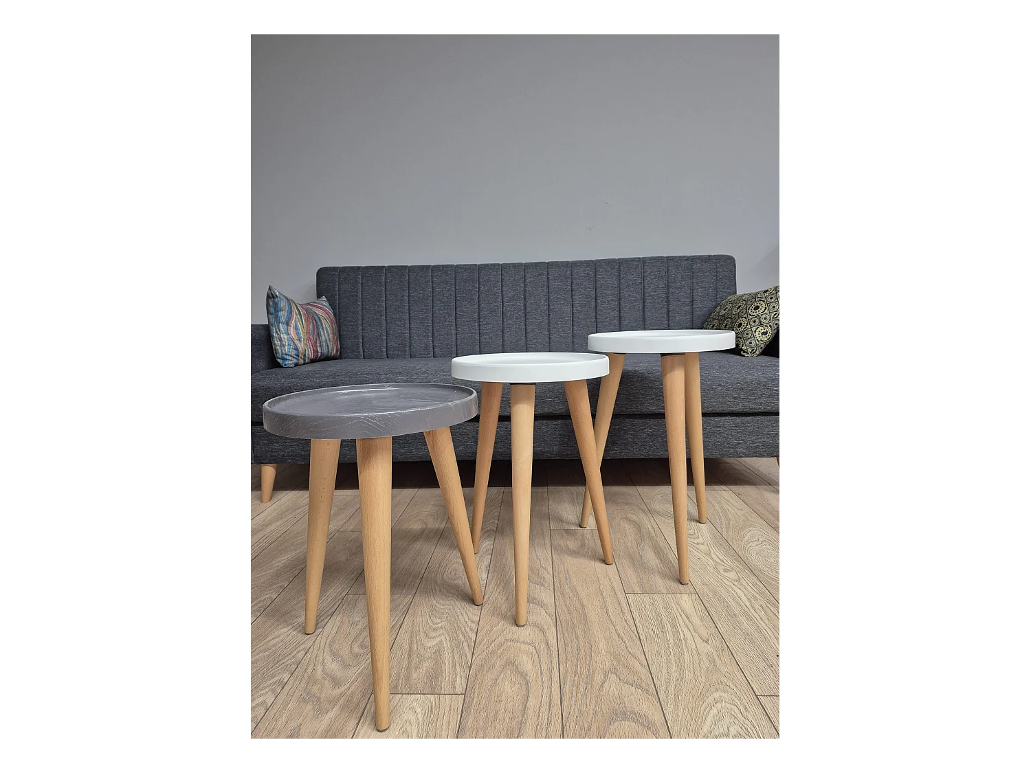Tables gigognes, set de 3, pieds en bois, colorés (Blanc et Anthracite)