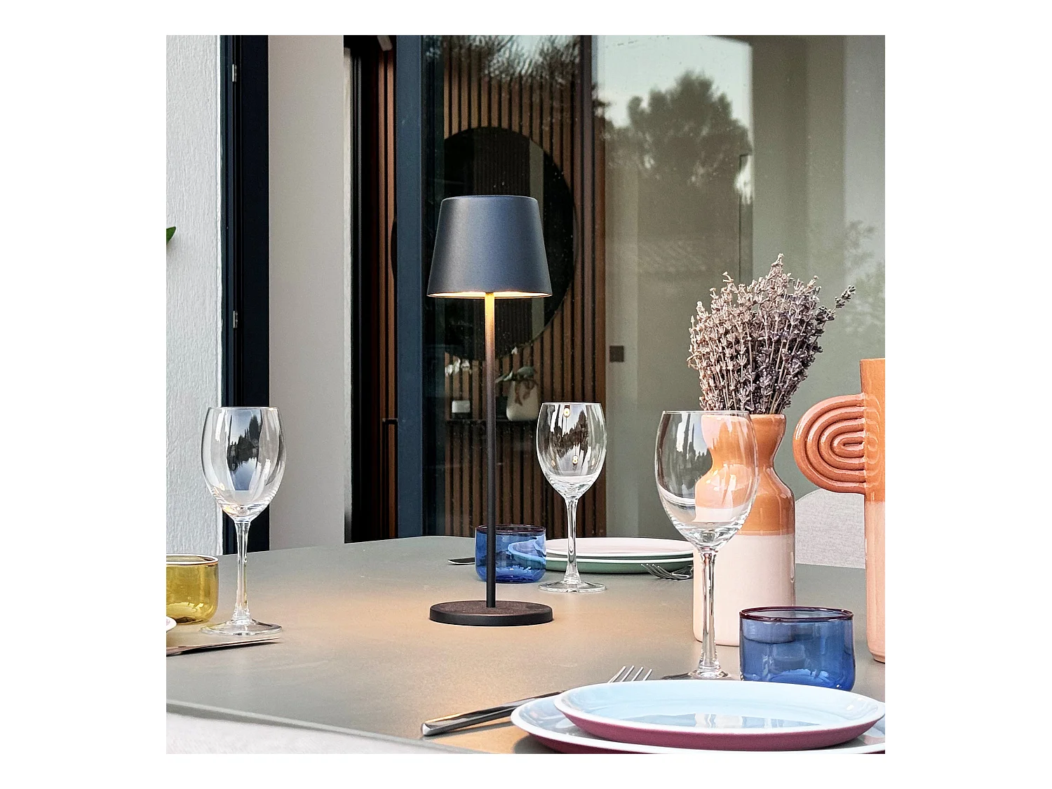 6 lampes LED avec plateau de chargement KELLY Noir Metal H38CM