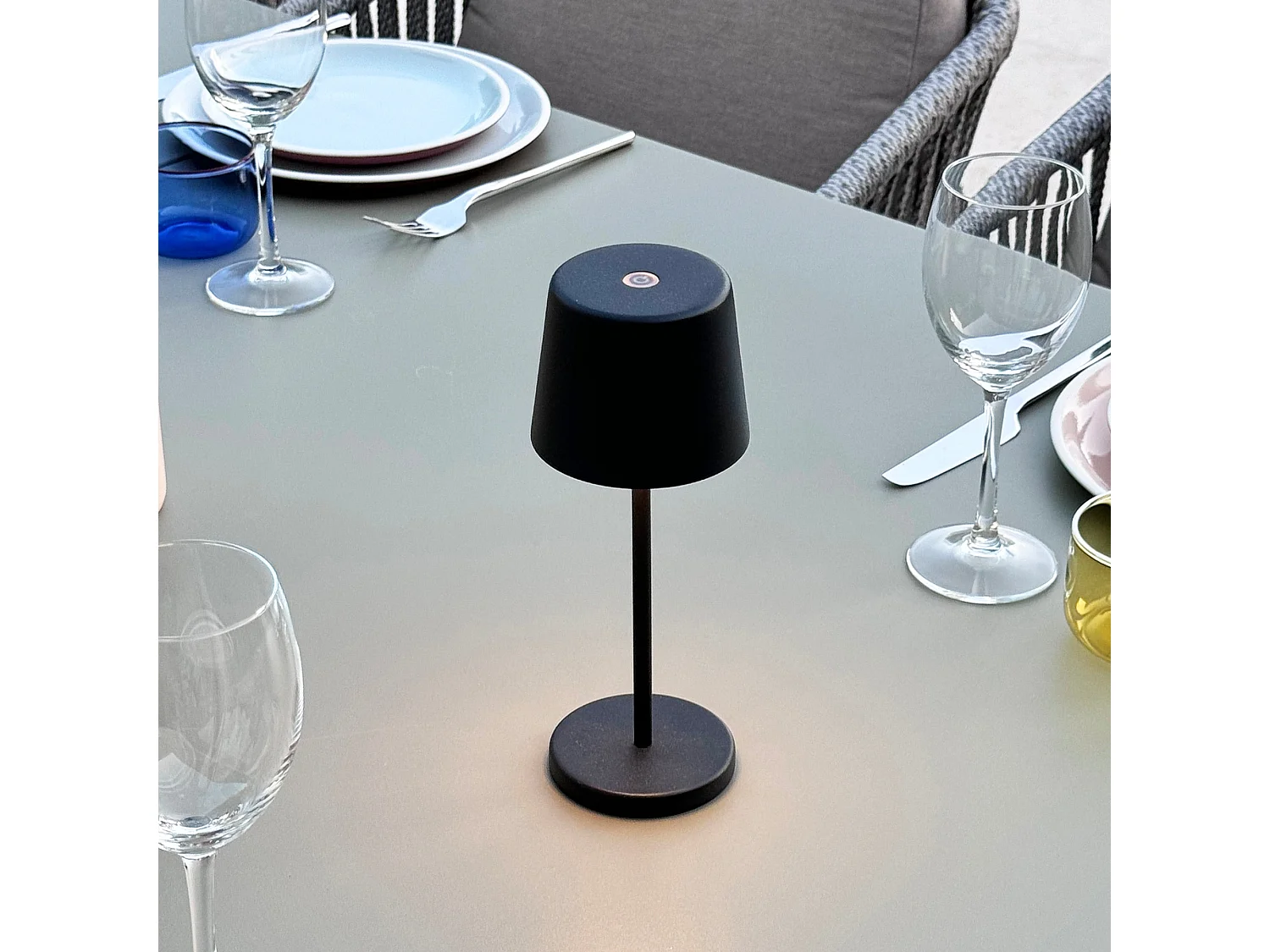 6 Lampes de table MINI KELLY Noir H22cm + base de chargement